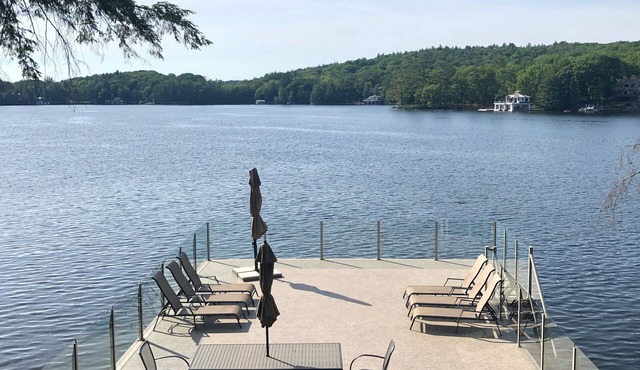 Beautiful Muskoka Cottage on Lake Rosseau