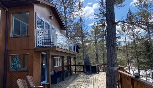 Beautiful Stoney Lake Cottage