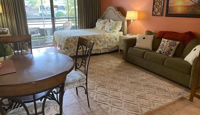 Beautiful Studio Condo in Ocean Creek Resort