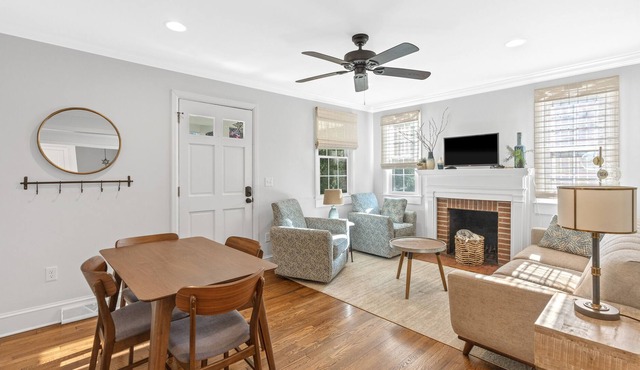 Beautifully Renovated Cottage Style Home - 5 Mins from Downtown