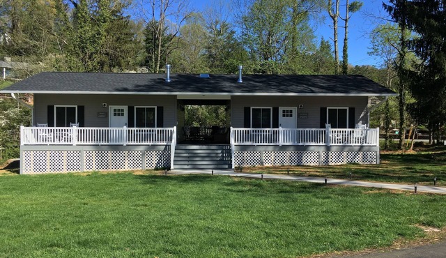 Blue Ridge Cottage Walking Distance to Downtown Waynesville