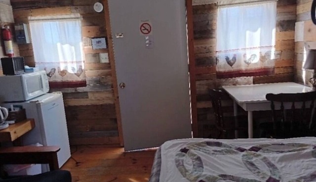 Blue Ridge Parkway Camping Cabin, Pet Friendly, Family Ready, Bath House Nearby