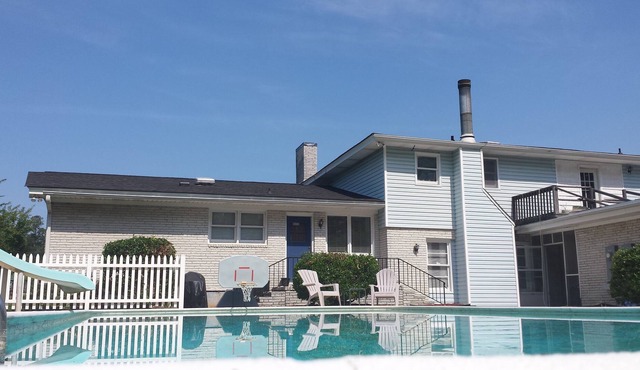 Blueview 2 bedroom w/ pool