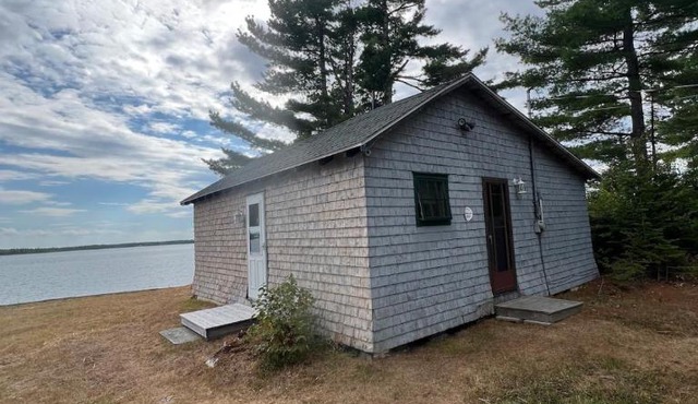 Bob's Cabin at Wishart's Point Lodge