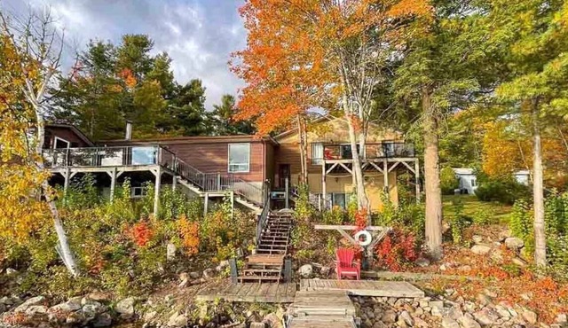 Bon Echo Escape - Four Bedroom Cottage, Sleeps 10