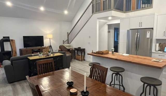 Brand New Spacious 5-Bed Retreat in Sunshine Valley