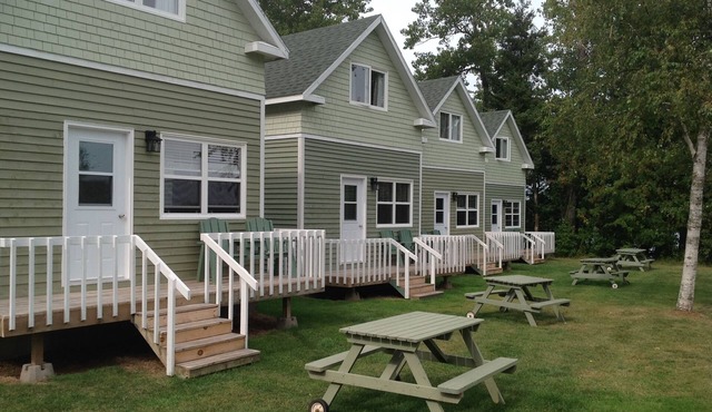 Briarwood Coastal Cottages & Lodge