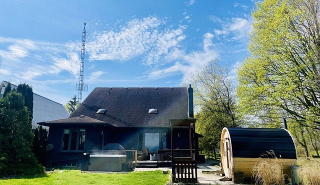 Bright Home, Relaxing, lakefront W Sauna & Hottub