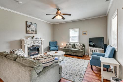 Bring Your Pets! Family-Friendly Gem in Cove City