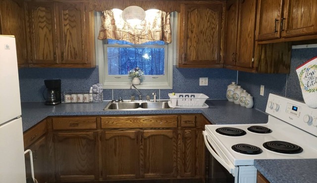 Bristol motor speedway Race fans 1 bedroom/1 bathroom apartment -sleep up to 6