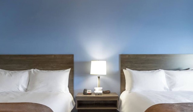 Budget-Friendly Room w/Kitchen Near Entertainment Venues