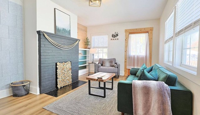 Cabin-Themed Duplex ⫸ Walk to Happy Holler