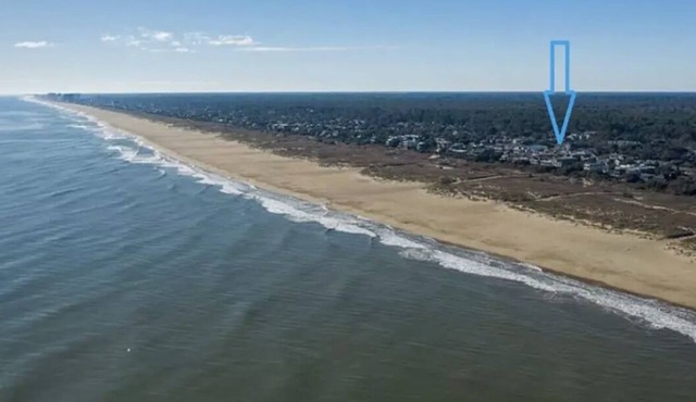 Captain's Mansion 8bdrm/18guests vacation gem steps to beach