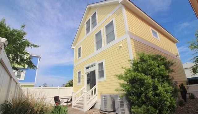 Carabelle's Fish House At Bermuda Bay, Waterpark & Pool, 1 Mile from Beach!