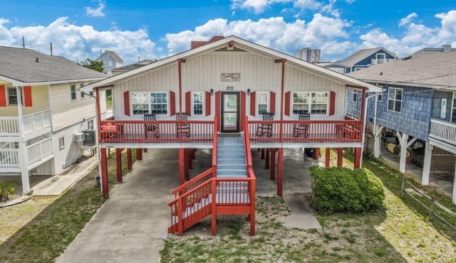 Carolina Roost Renovated Cherry Grove Home Near Beach Pier