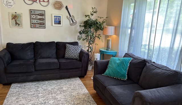 Cedar Valley Cottage- 3bed 2 ba near King University