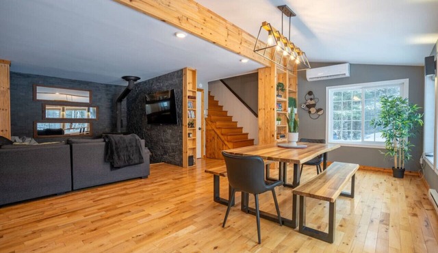 Chalet Synergie|Hot Tub | River & Kayaks |Sleeps 8