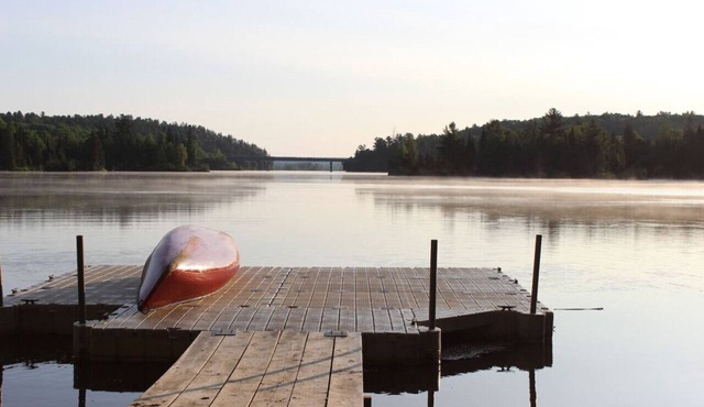 Chalet Cadieux – Waterfront Getaway with Hot Tub, Views & Outdoor Adventures