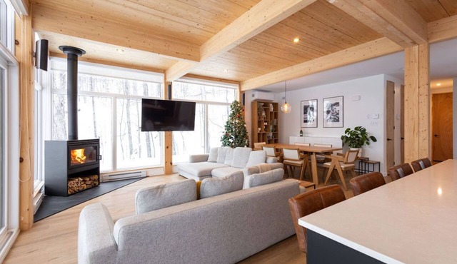 Chalet Le Versant : Luxe et Plein air en Montagne à St-donat. Chien Accepté!