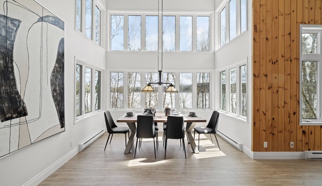 Chalet Vert - Waterfront Retreat