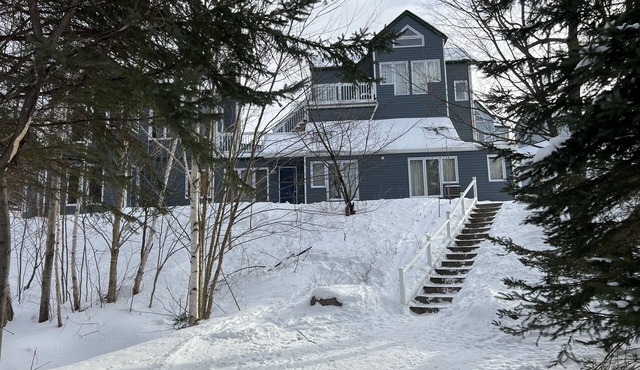 ChaletsOasis Ski In/Ski Out on the Voyageur trail in Tremblant