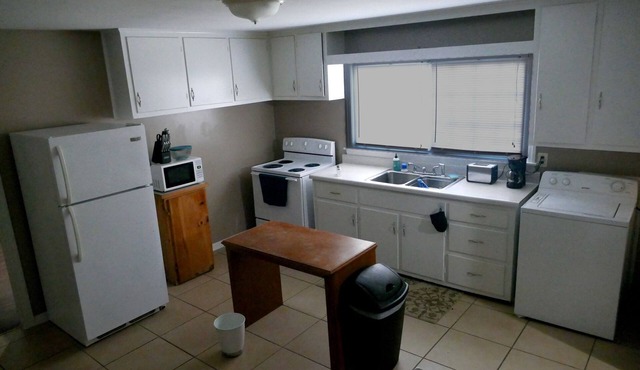Charming 1-bedroom apartment with WiFi, AC in fantastic Johnson City