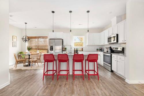 Charming 3BR Belmont Bungalow