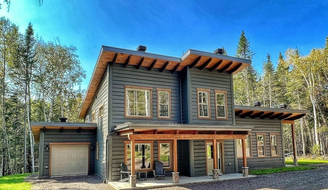 Charming 4-bedroom chalet with AC and WiFi in fabulous New Richmond