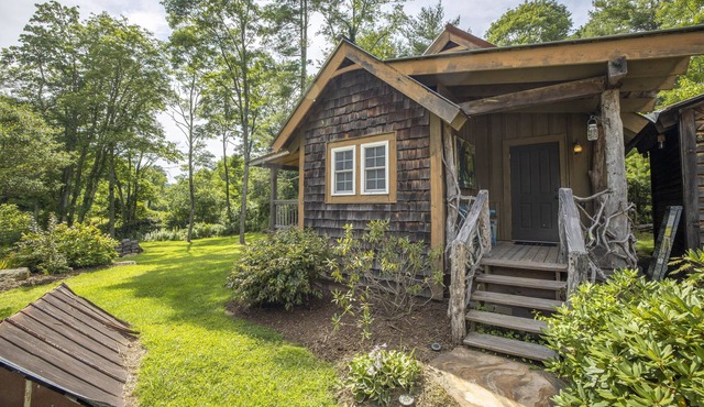 Charming Cottage - 5 minutes from Lake Glenville