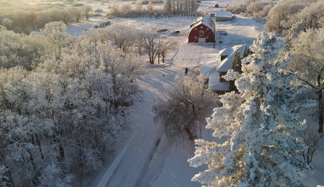 Charming Country Barn Loft – Fully Renovated and Ready for Your Stay!