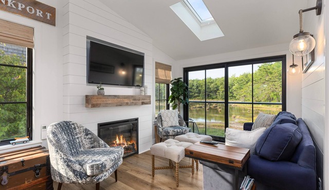 Charming Designer Cottage on Marsh