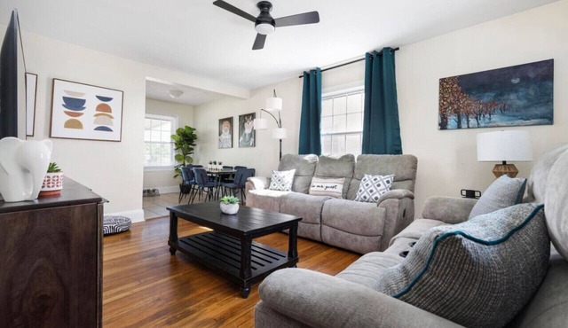 Charming home for 8 Close to State St