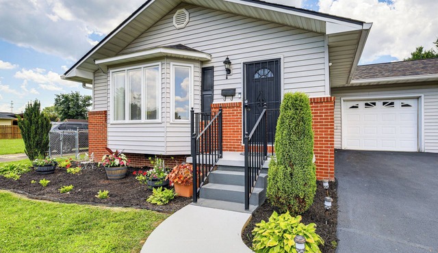 Charming Kingsport Home w/Spacious Fenced Yard!
