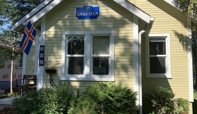 Charming Private Year Round Cottage, close to all amenities