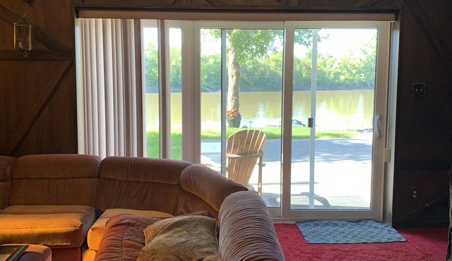 Cheerful family home on the Red River