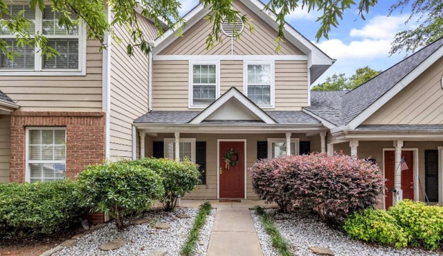 Chefs Kitchen, King Beds, Smart TVs. Close to downtown! Dead End Street