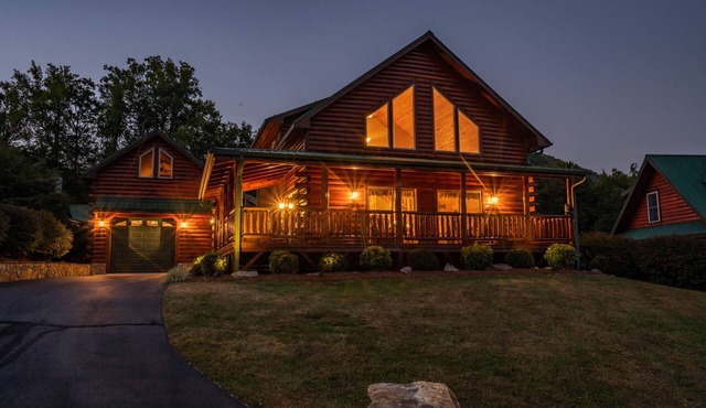 Chestnut Lodge ~ by Willow Tree Cabins