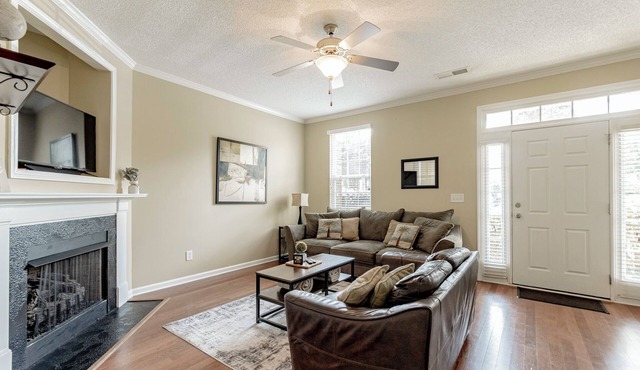 Classy 3 br Townhouse