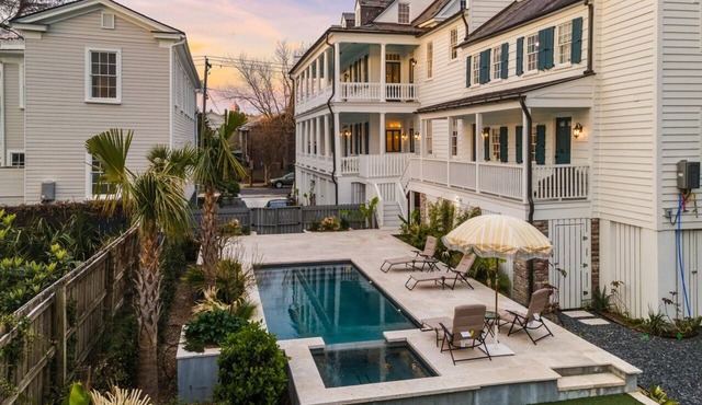 Colonial Lake Views w Pool!