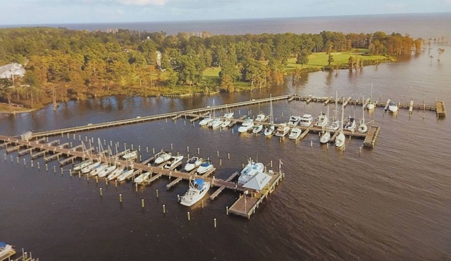 COME STAY AND PLAY IN COASTAL NORTH CAROLINA AT ALBEMARLE PLANTATION