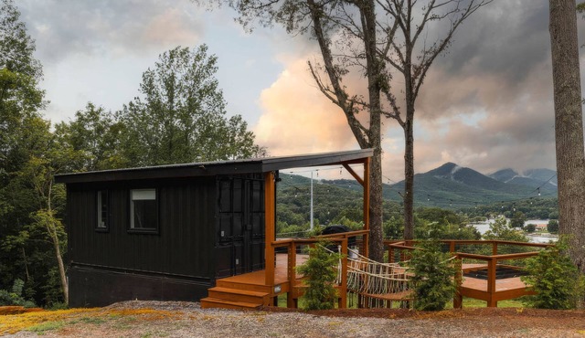 Container Treehouse by Hiawassee Glamping