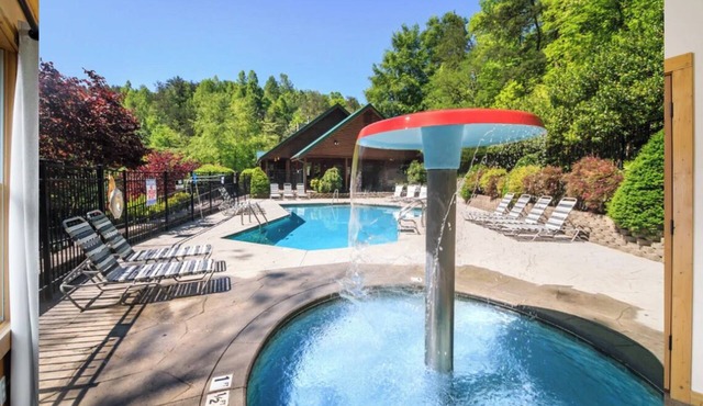 Cookies Cabin | 2BR + Game Room | Hot Tub | Mountain Views | Near Gatlinburg
