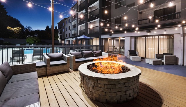 Courtyard by Marriott Burlington