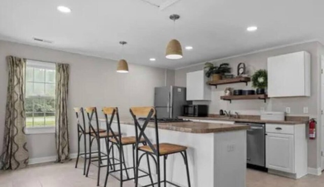 Cozy 1-bedroom apartment in pleasant Beaufort with AC