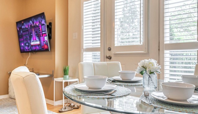 Cozy 1 Bedroom Townhouse