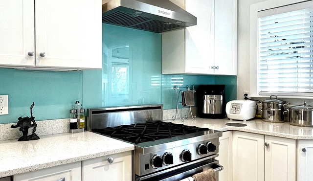 Cozy 3BR Holiday Retreat 1 Free Parking AC King BD