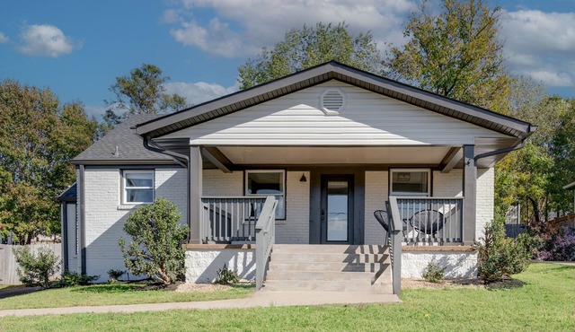 Cozy bungalow in walkable East Nashville with inviting porch