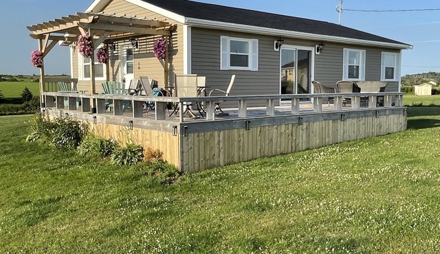 Cozy Cottage Close to Fantastic Beach!