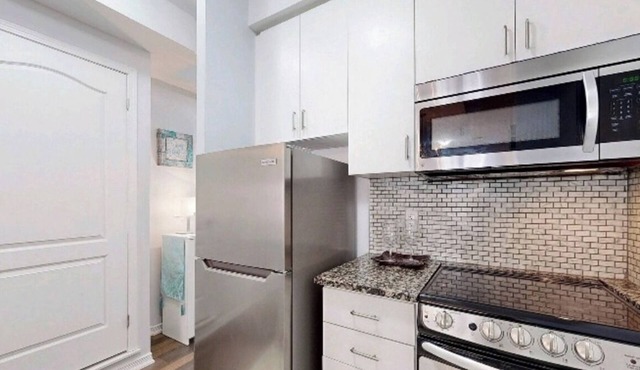 Cozy Family Townhouse 2 Bedroom exclusive neighbourdhood close York university