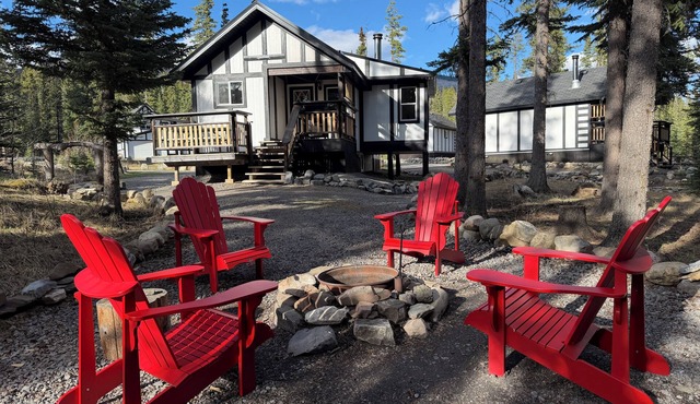 Cozy Fireside Cottage - Spoolmak Socialhouse